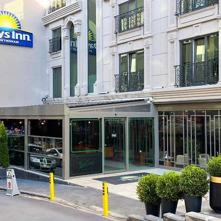 Days Inn By Wyndham Istanbul Bomonti Екстериор снимка