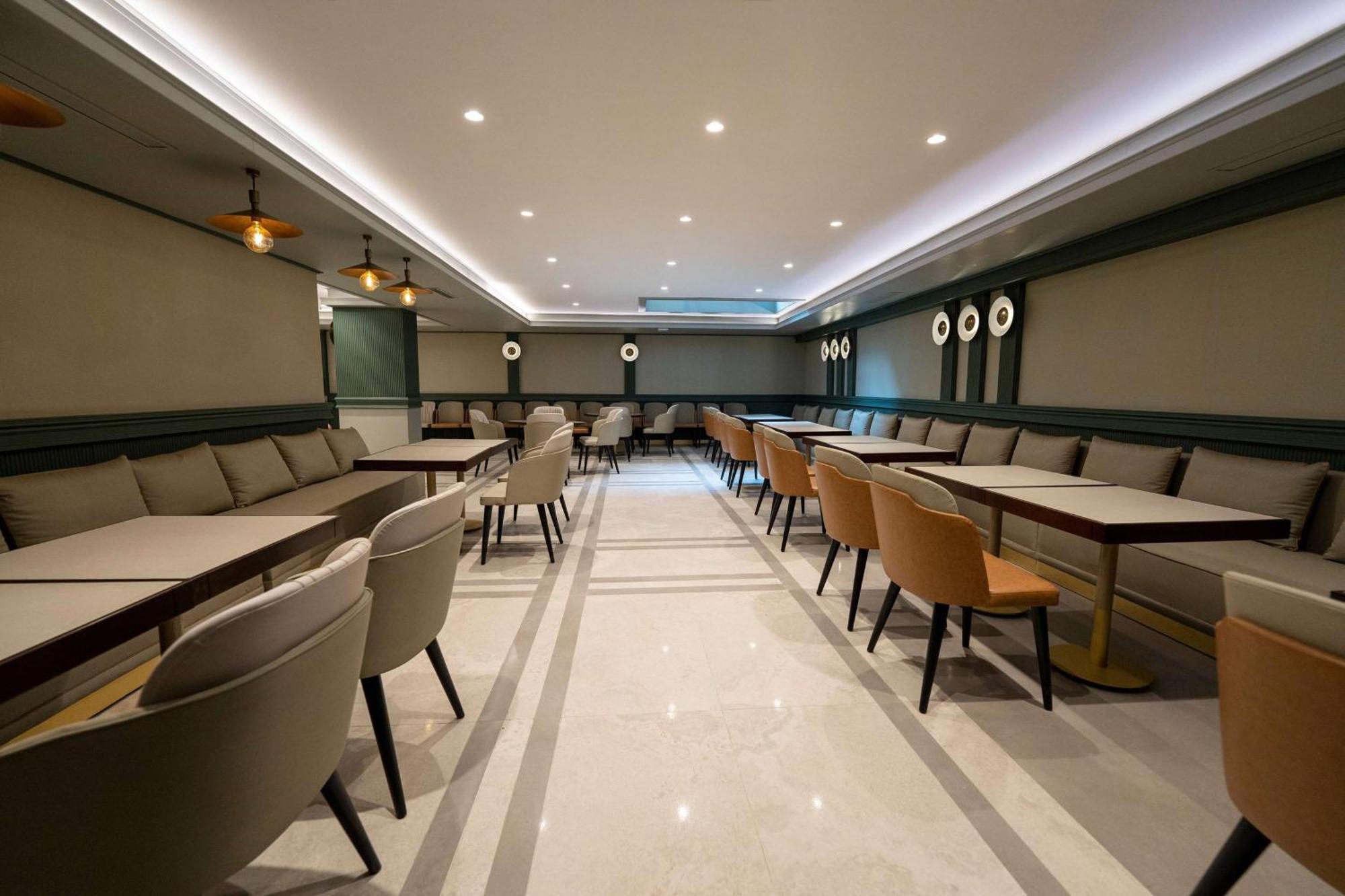 Days Inn By Wyndham Istanbul Bomonti Екстериор снимка
