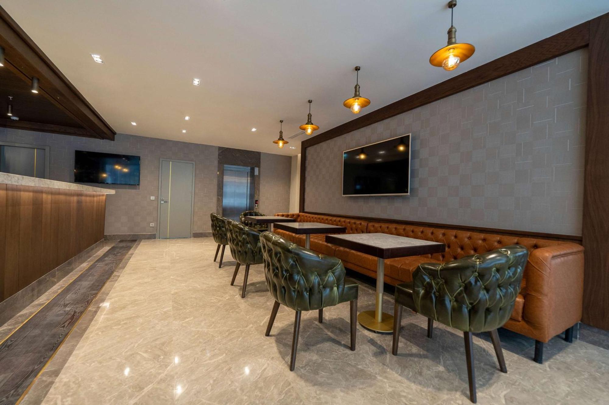Days Inn By Wyndham Istanbul Bomonti Екстериор снимка